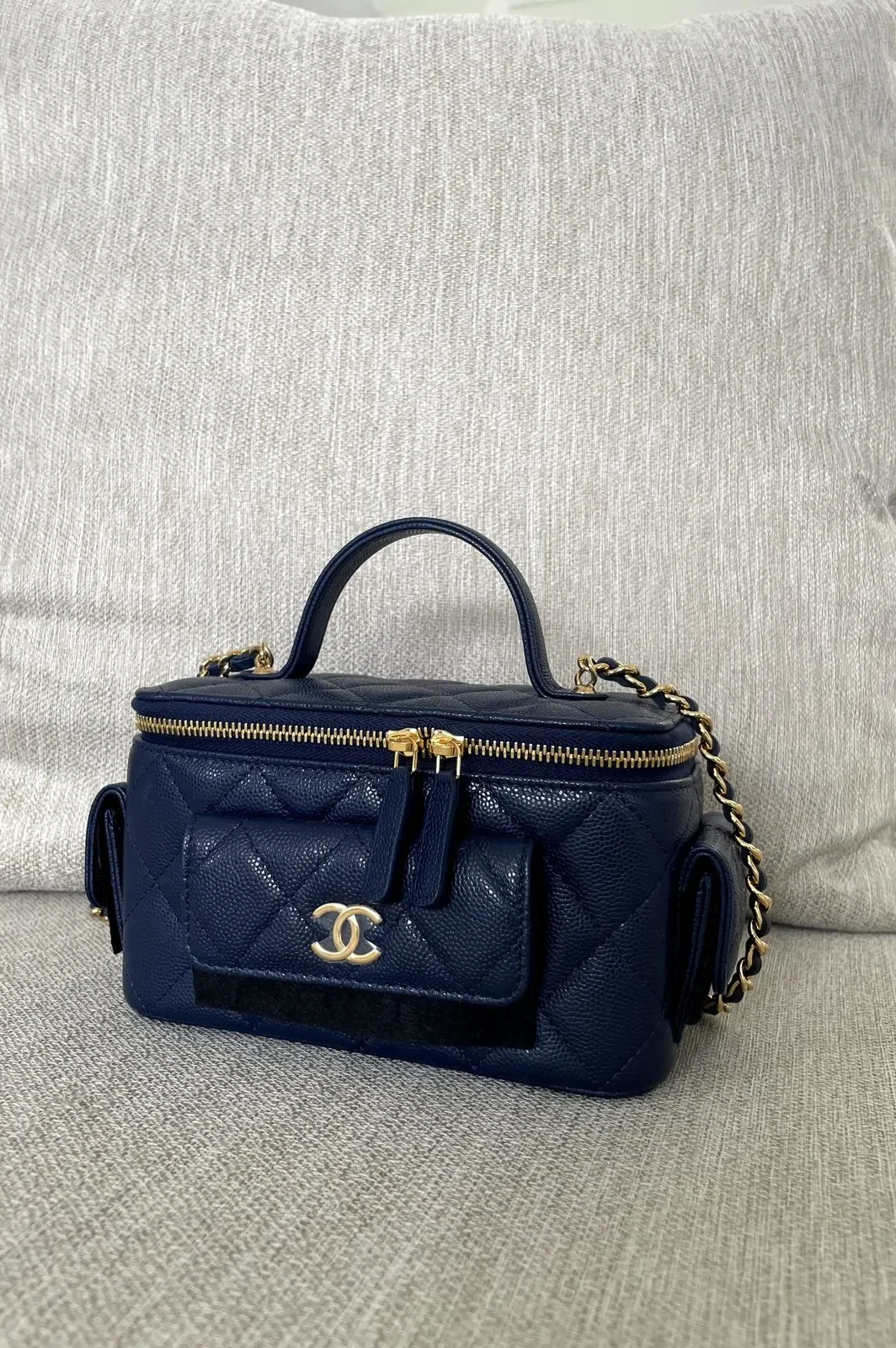 BNIB Chanel Vanity Cargo Caviar Navy GHW